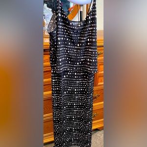 Gorgeous banana republic dress flows to ankle length with flow top